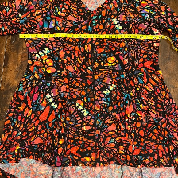 Multicolored tunic top, Attitudes, size 2X, 3/4 length sleeve - Picture 4 of 5